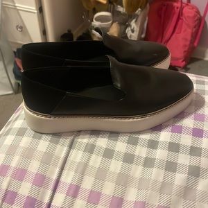 Size 5! Really cute shoes. Worn once